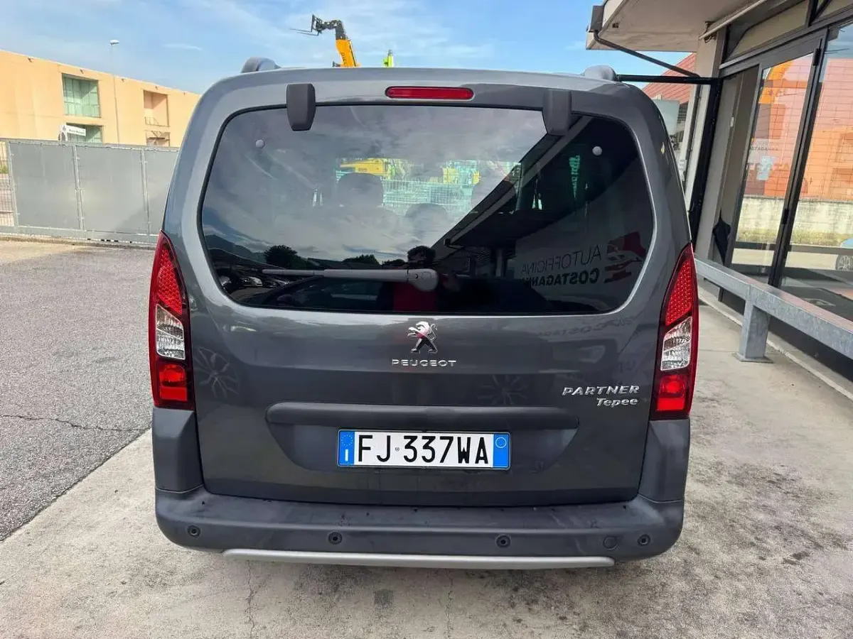 Usata Peugeot TePee Outdoor 99 CV (72 kW) 2017 Grigio Station wagon