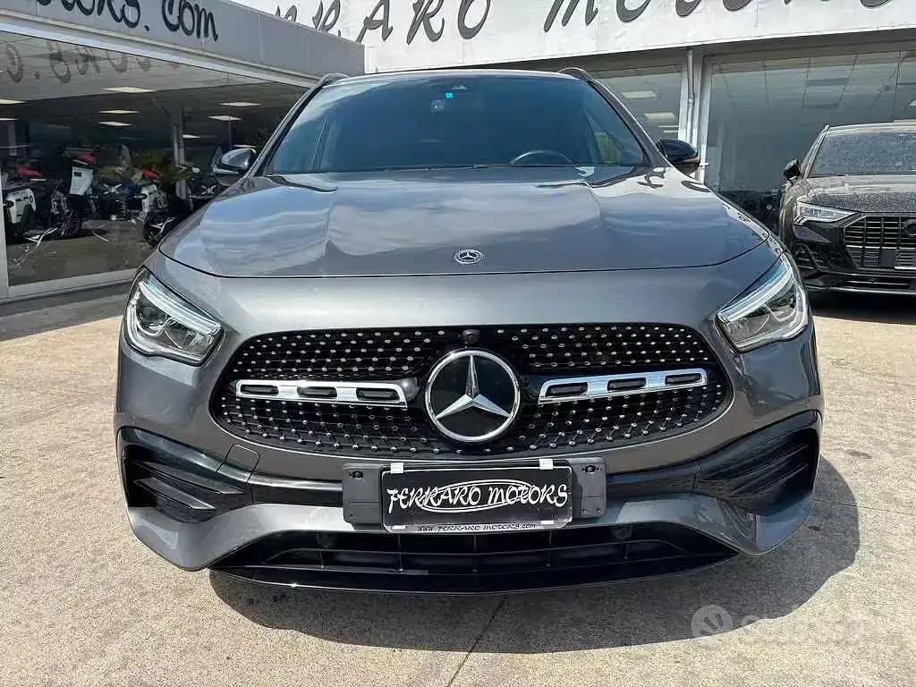 Usata Mercedes GLA200 AMG line 150 CV (110 kW) 2023 Grigio SUV