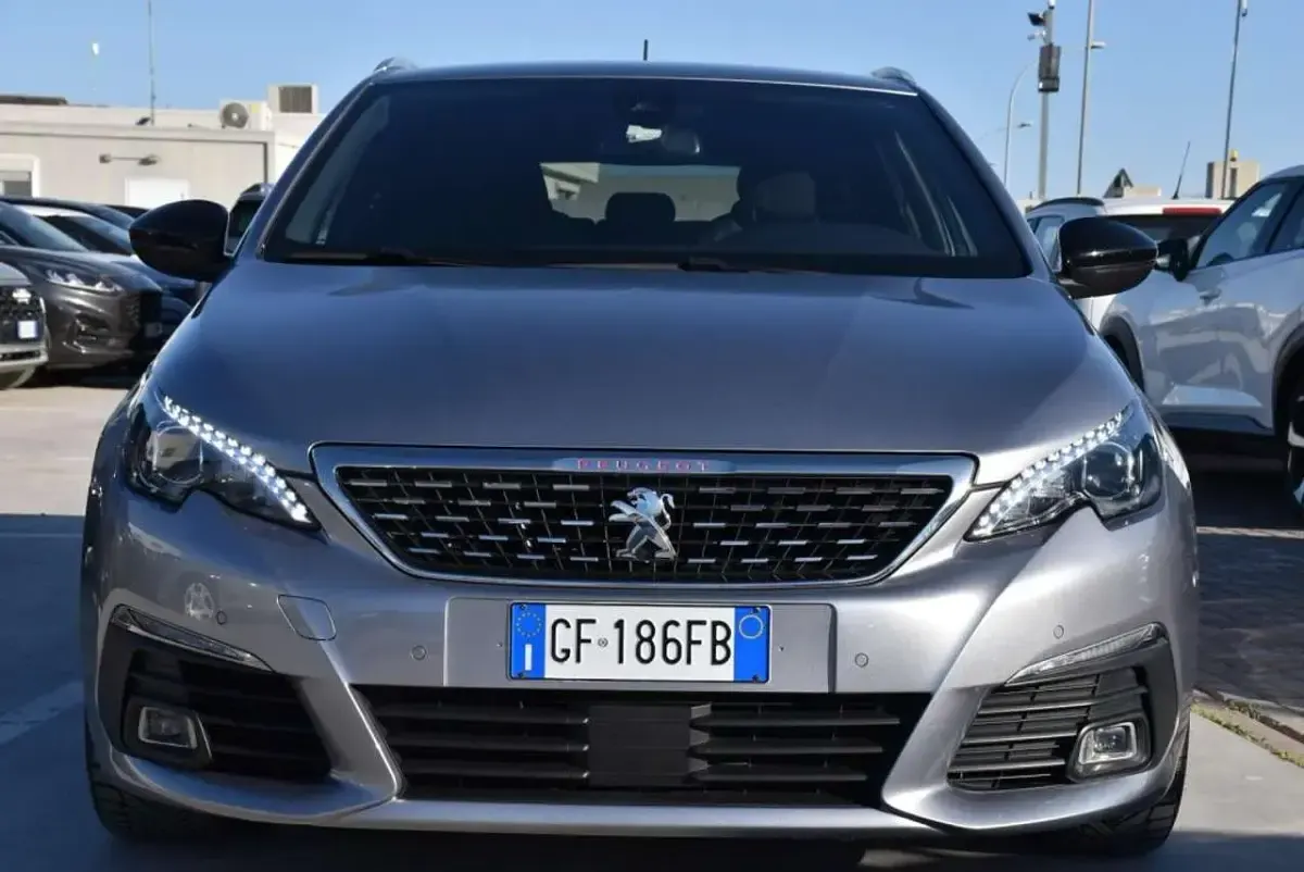 Usata Peugeot 308 GT 131 CV (96 kW) 2021 Grigio Station wagon