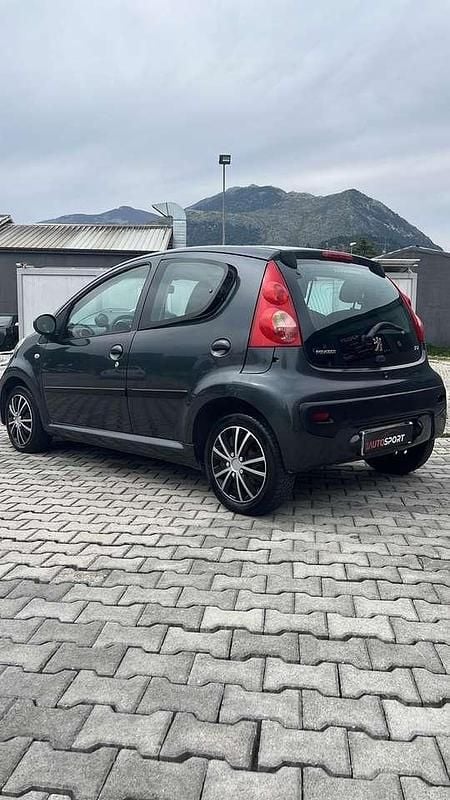 Usata Peugeot 107 68 CV (50 kW) 2013 Other Utilitaria