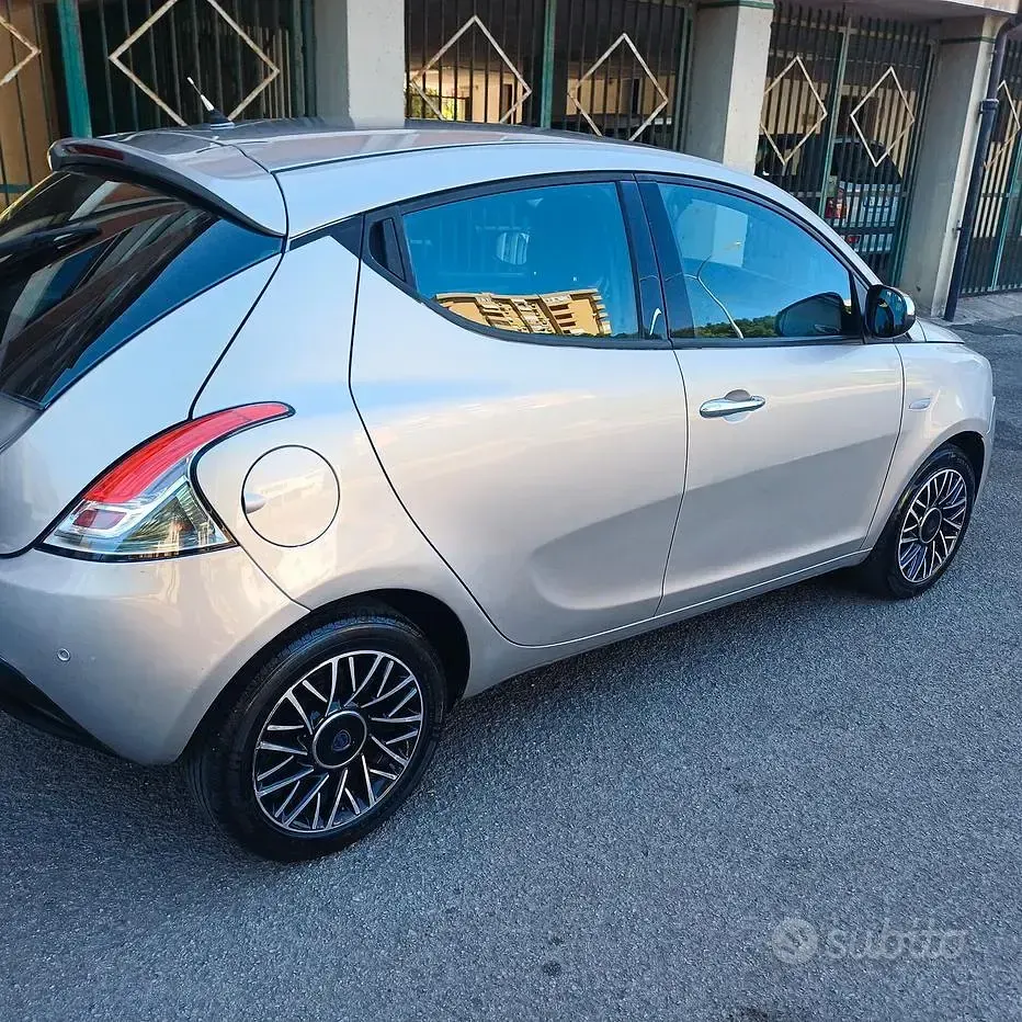Usata Lancia Ypsilon S 95 CV (69 kW) 2011 Grigio Utilitaria