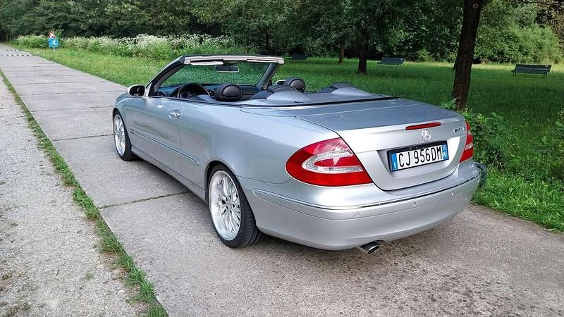 Usata Mercedes CLK240 Avantgarde 170 CV (125 kW) 2003 Argento Cabrio
