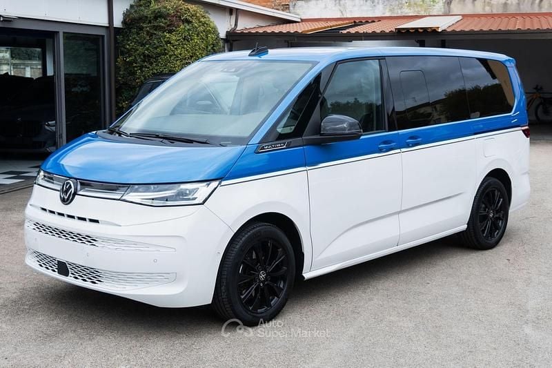 Bi colore Usata 2023 VW Multivan Style Furgone | 51.800 € (Buon prezzo) - Immagine 1/4