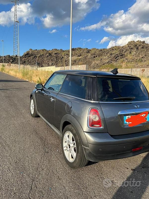 Usata Mini Cooper Coupé 112 CV (82 kW) 2010 Grigio Coupé