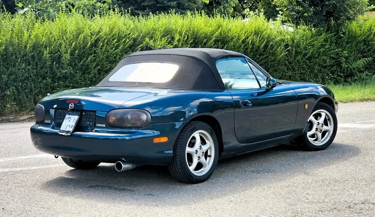Usata Mazda MX5 110 CV (80 kW) 1998 Bluazzurro Cabrio