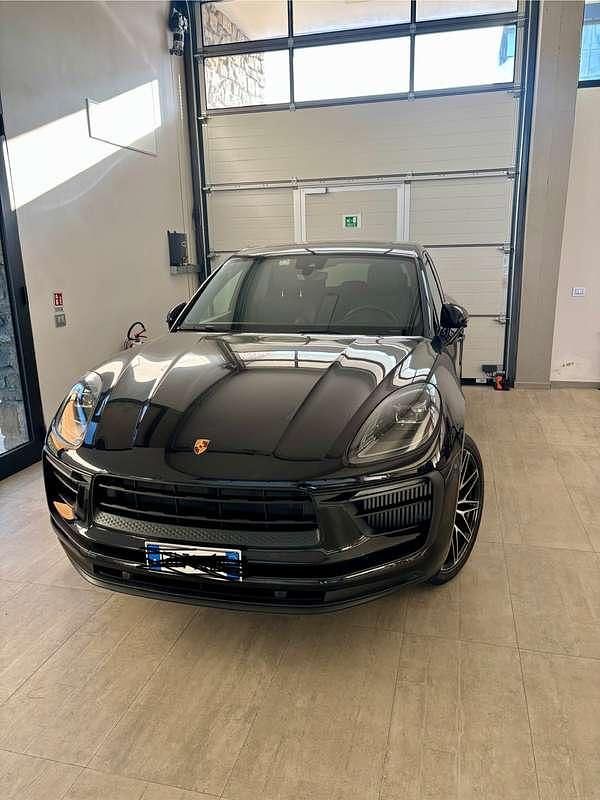 Usata 2022 Porsche Macan SUV | 75.000 € (Cara) - Immagine 1/4