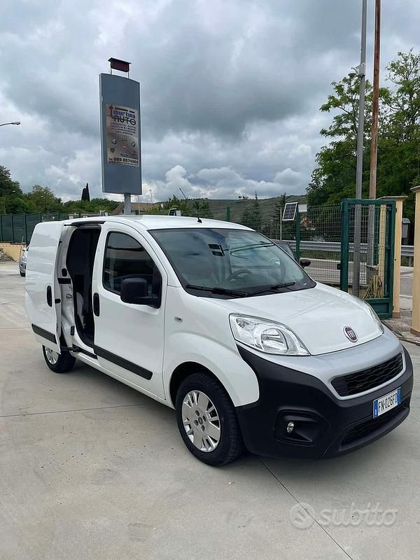 Usata Fiat Fiorino 80 CV (58 kW) 2017 Bianco Monovolume