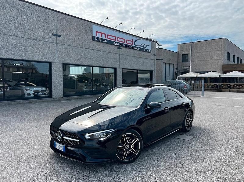 Nero Usata 2023 Mercedes CLA200 Premium Tre volumi | 37.990 € (Buon prezzo) - Immagine 1/4