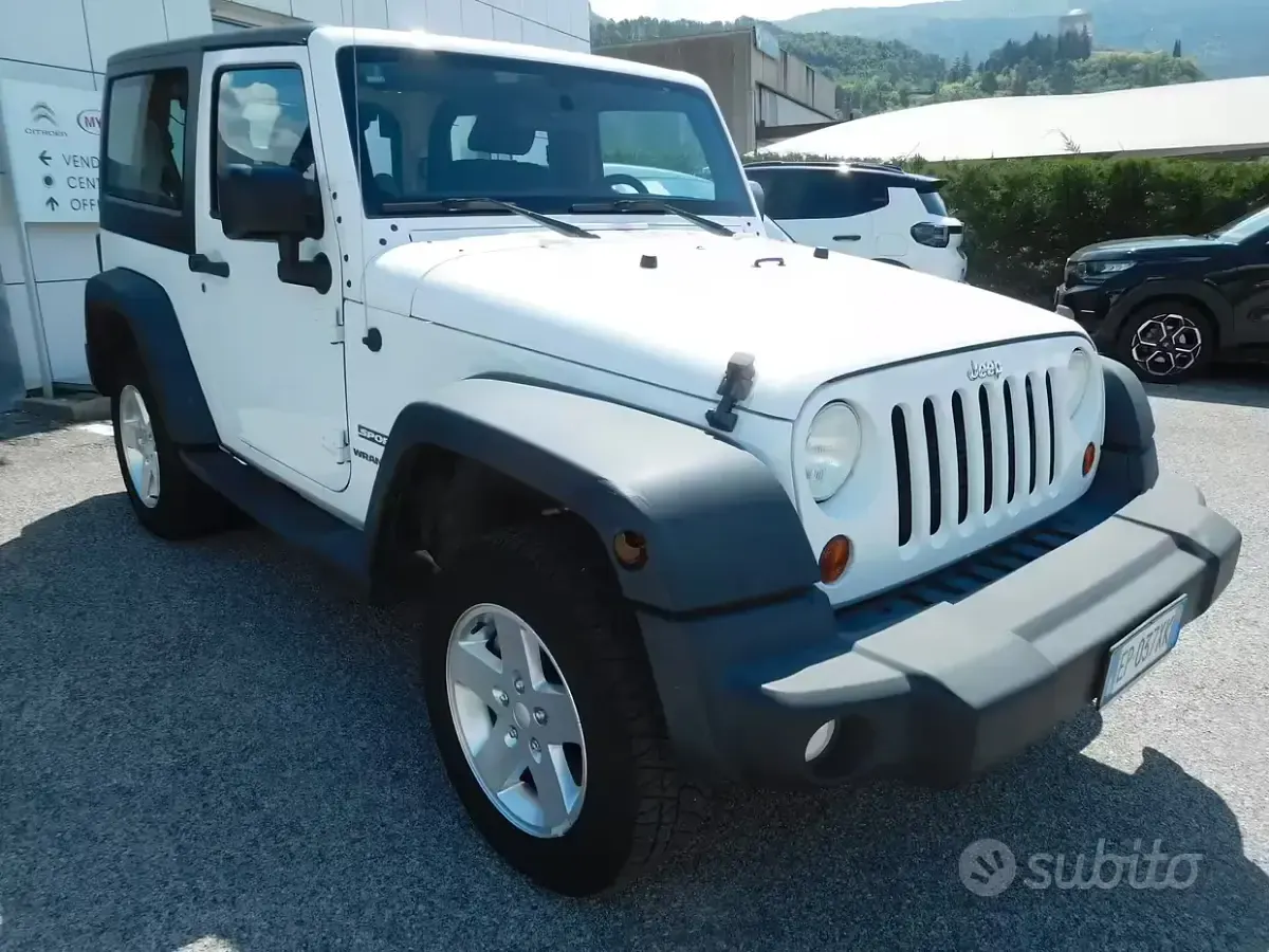 Usado Jeep Wrangler Sport 200 HP (147 kW) 2012 SUV