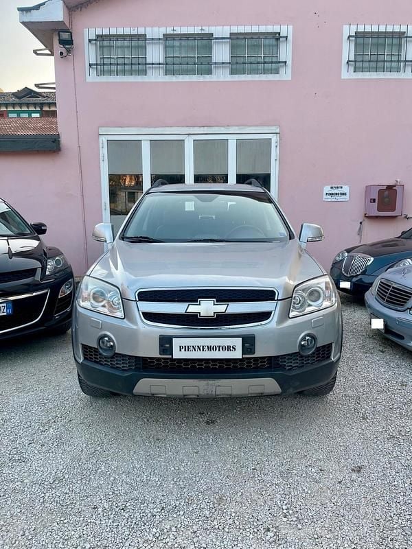 Usata Chevrolet Captiva 150 CV (110 kW) 2008 Argento SUV