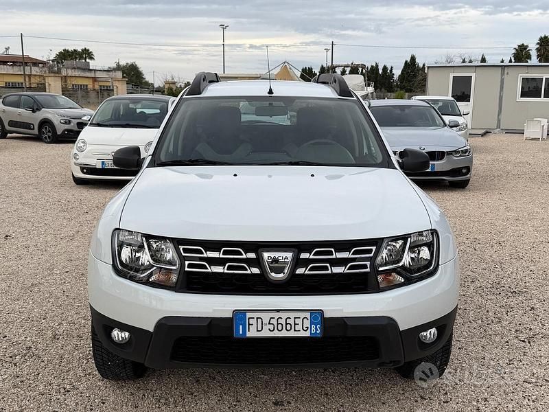 Begagnad Dacia Duster Black Shadow 115 HK (84 kW) 2016 Vit Minibuss