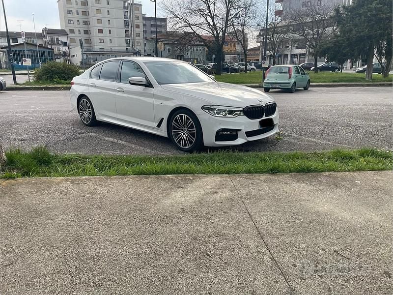 Usata BMW 520 Efficient Dynamics 190 CV (139 kW) 2019 Bianco Berlina