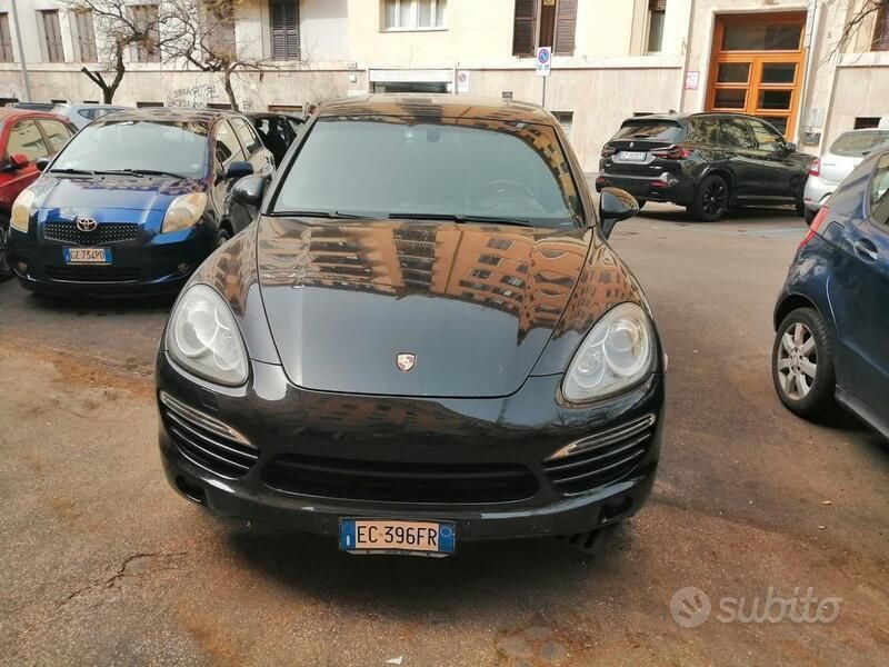 Usata Porsche Cayenne 245 CV (180 kW) 2012 Nero SUV