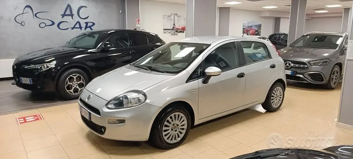 Usata Fiat Punto Young 85 CV (62 kW) 2015 Grigio Utilitaria