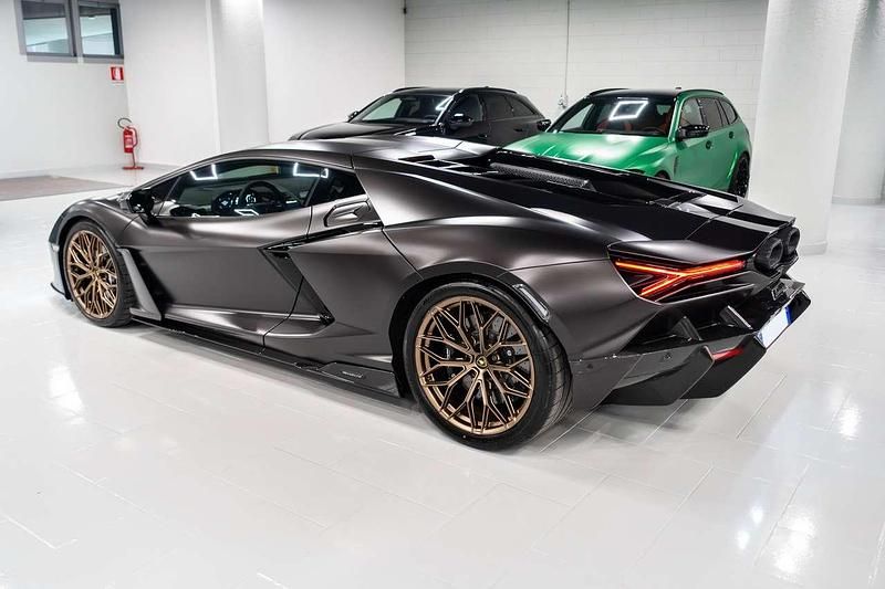 Usata Lamborghini Revuelto 825 CV (606 kW) 2025 Marrone apus Coupé