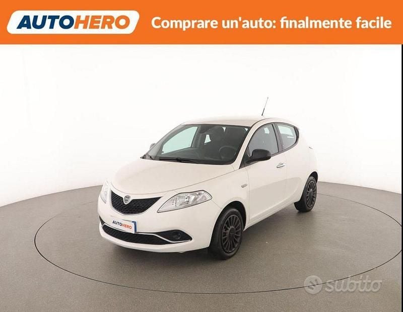 Usata Lancia Ypsilon Silver 70 CV (51 kW) 2018 Utilitaria