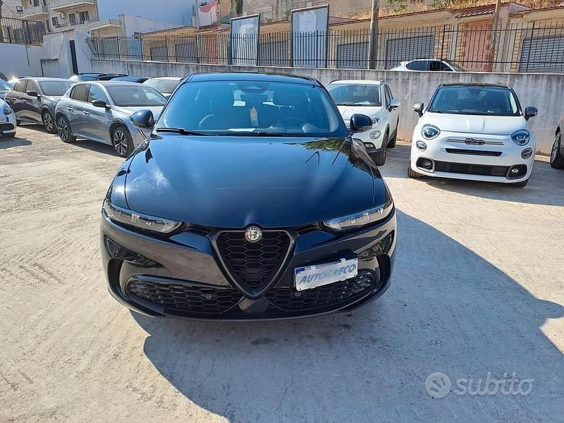 Begagnad Alfa Romeo Tonale Sprint 131 HK (96 kW) 2023 Svart SUV