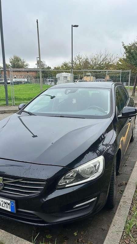 Usata Volvo V60 Kinetic 114 CV (83 kW) 2012 Nero Station wagon