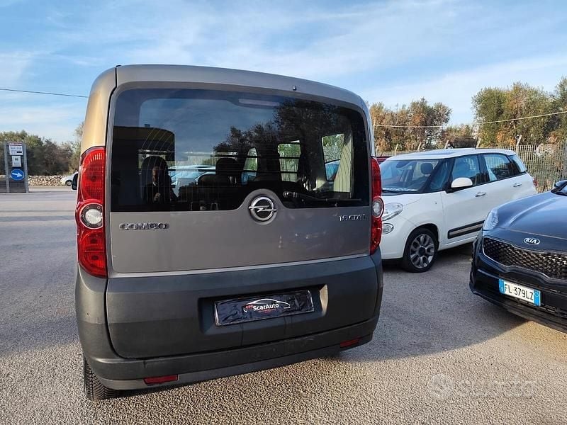 Usata Opel Combo 105 CV (77 kW) 2016 Giallo Station wagon