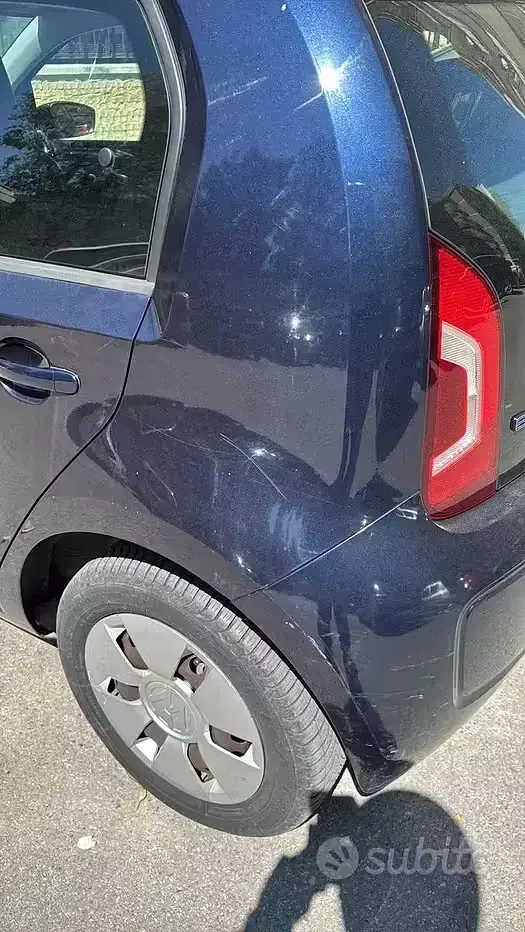 Usata VW up! 68 CV (50 kW) 2015 Bluazzurro Utilitaria