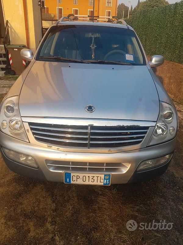 Argento Usata 2004 Ssangyong (KGM) Rexton SUV | 3500 € (Buon prezzo) - Immagine 1/4