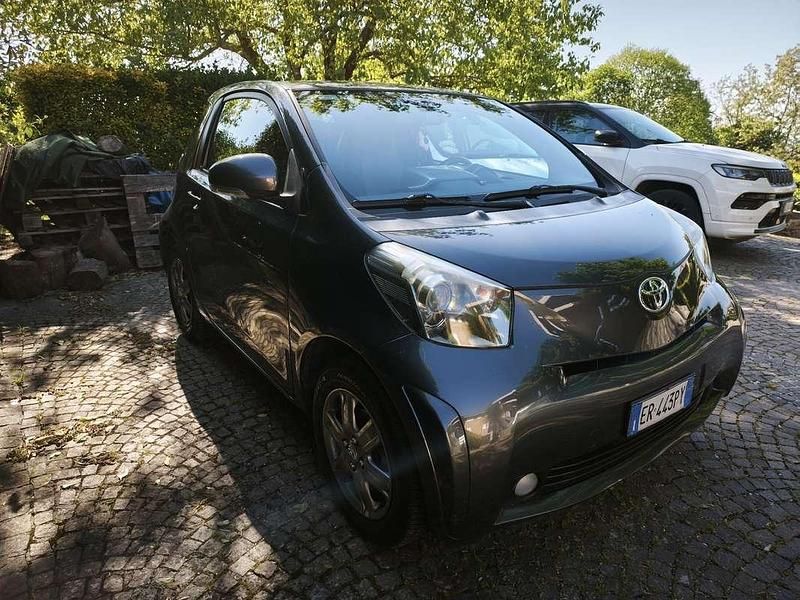 Usata Toyota iQ 68 CV (50 kW) 2012 Utilitaria