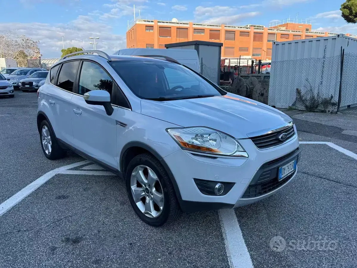 Usata Ford Kuga Titanium 136 CV (100 kW) 2009 Grigio SUV