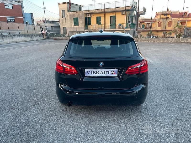 Usata BMW 216 Active Tourer Luxury Line 116 CV (85 kW) 2016 Bianco Monovolume