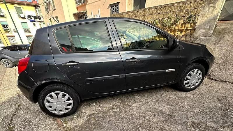 Usata Renault Clio II Rip Curl 75 CV (55 kW) 2008 Utilitaria