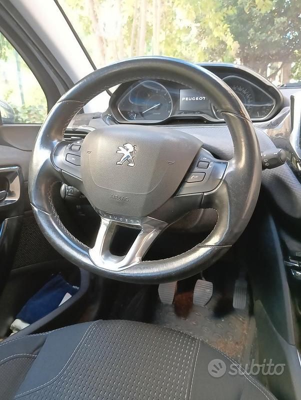 Usata Peugeot 208 2016 Grigio Utilitaria