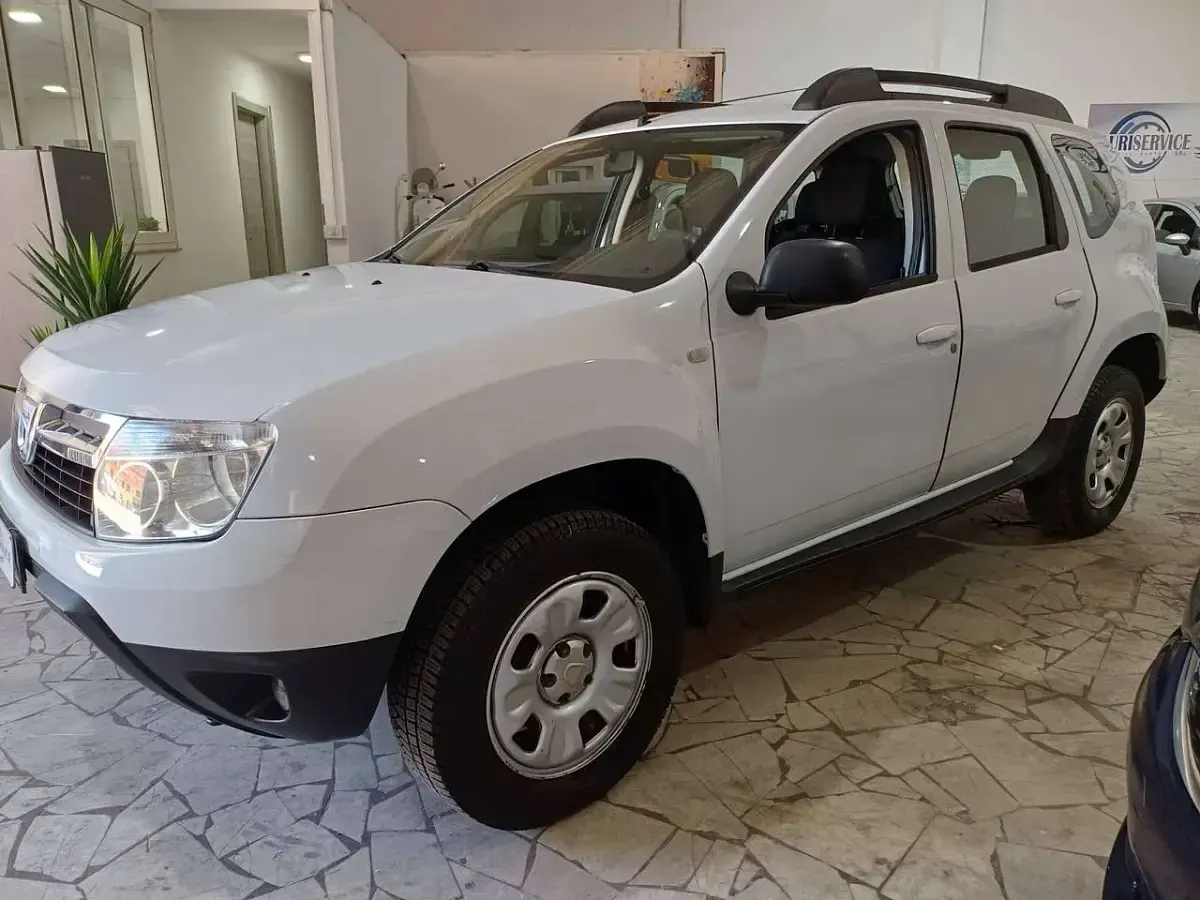 Usata Dacia Duster Lauréate 107 CV (78 kW) 2011 Bianco SUV