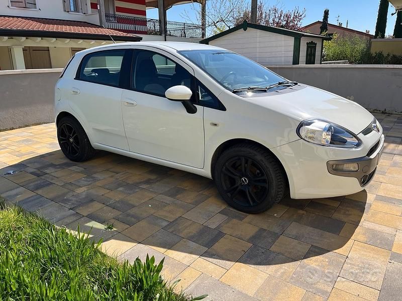 Usata Fiat Punto Evo 75 CV (55 kW) 2011 Bianco Utilitaria