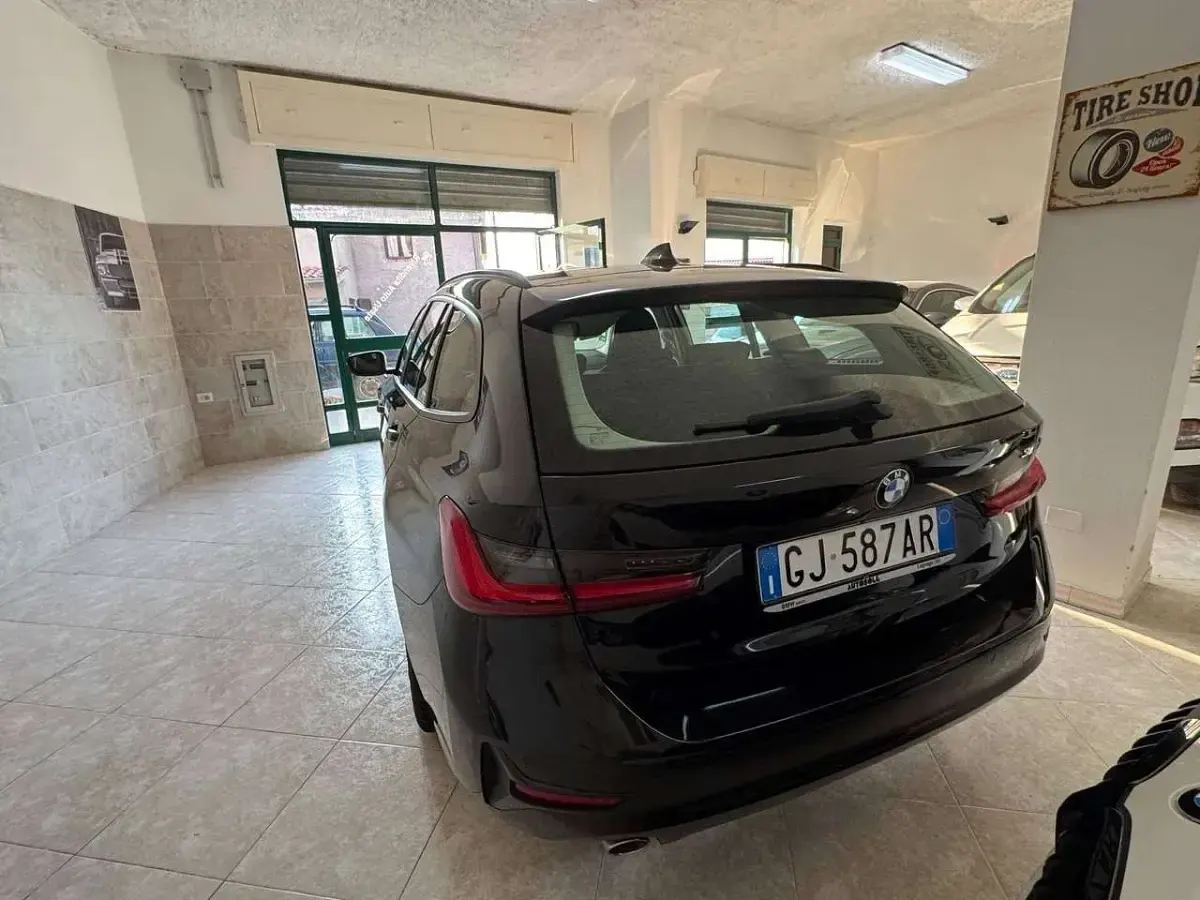 Usata BMW 318 Advantage 150 CV (110 kW) 2022 Nero Station wagon