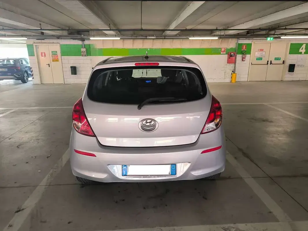 Usata Hyundai i20 Classic 75 CV (55 kW) 2014 Argento Utilitaria