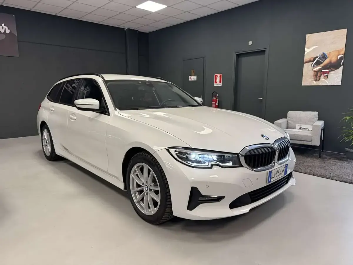 Usata BMW 320 190 CV (139 kW) 2022 Bianco Station wagon