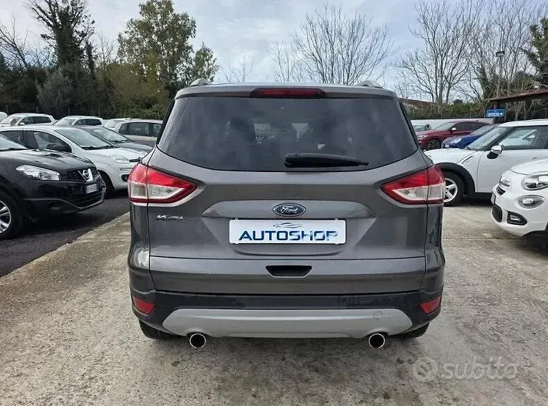 Usata Ford Kuga 115 CV (84 kW) 2014 Grigio SUV