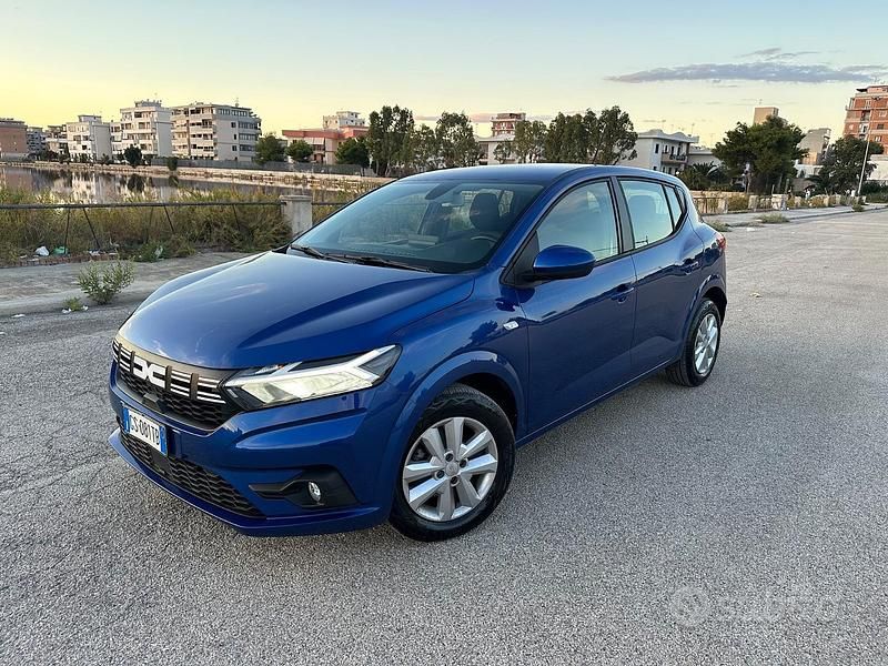 Usata Dacia Sandero Expression 67 CV (49 kW) 2024 Blu/azzurro Utilitaria