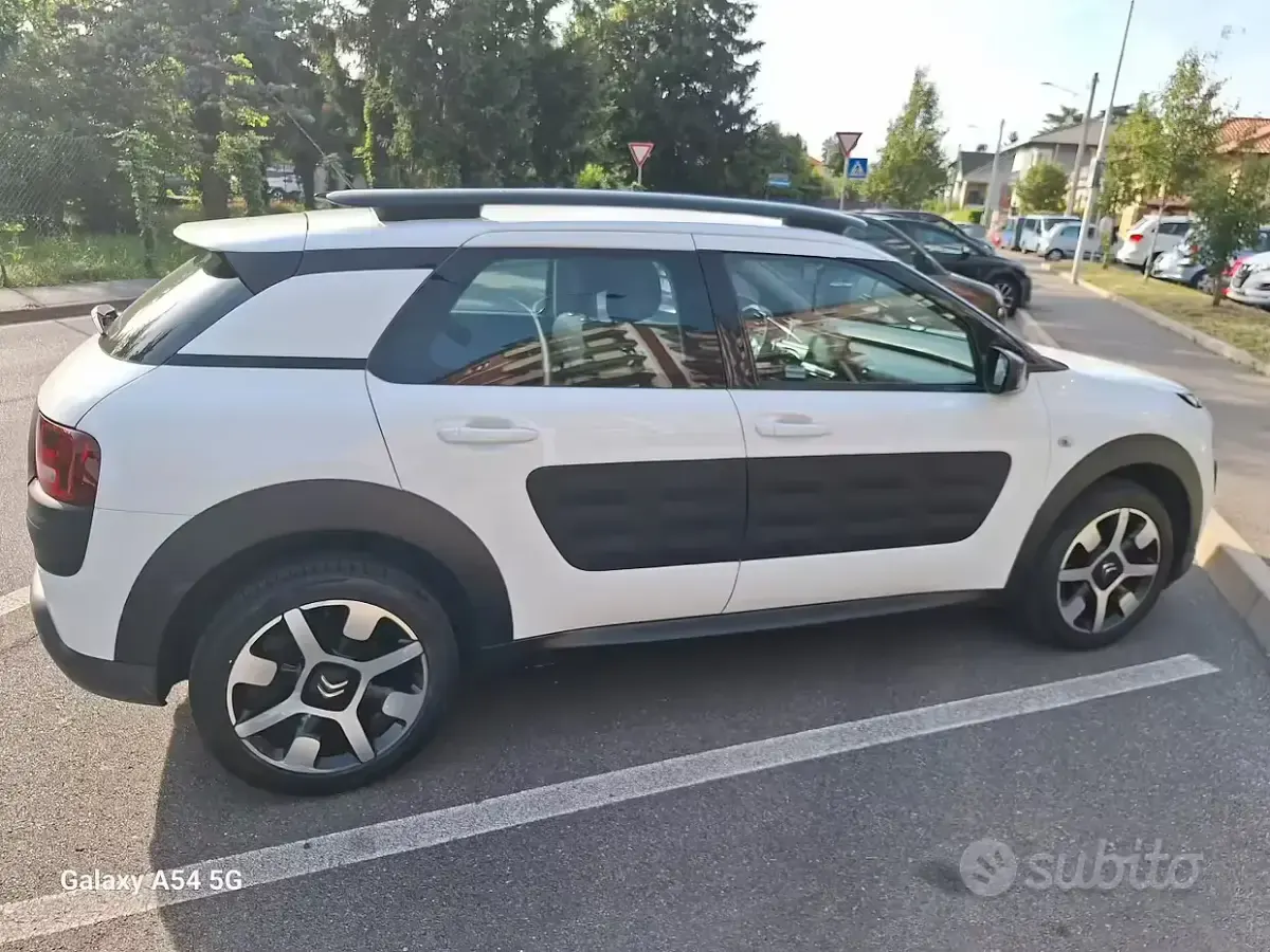 Usata Citroën C4 Cactus 82 CV (60 kW) 2015 Bianco Utilitaria