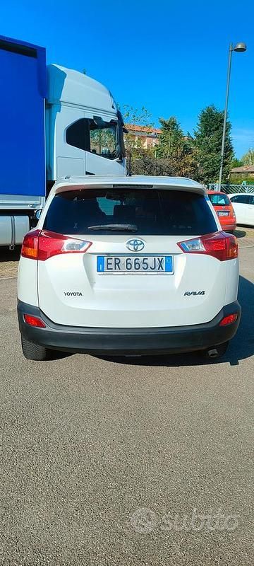 Usata Toyota RAV4 Executive 124 CV (91 kW) 2013 Bianco SUV