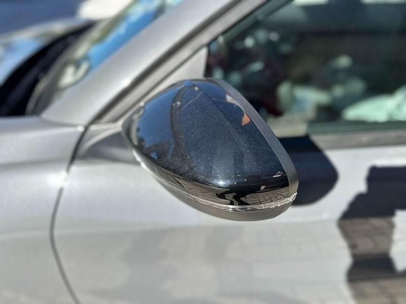 Usata Peugeot 208 Allure 100 CV (73 kW) 2024 Grigio Utilitaria