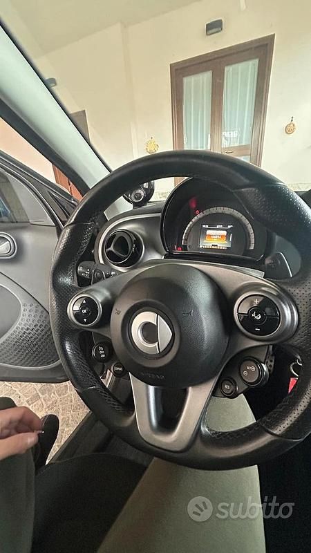 Usata Smart ForFour Passion 90 CV (66 kW) 2018 Nero Utilitaria