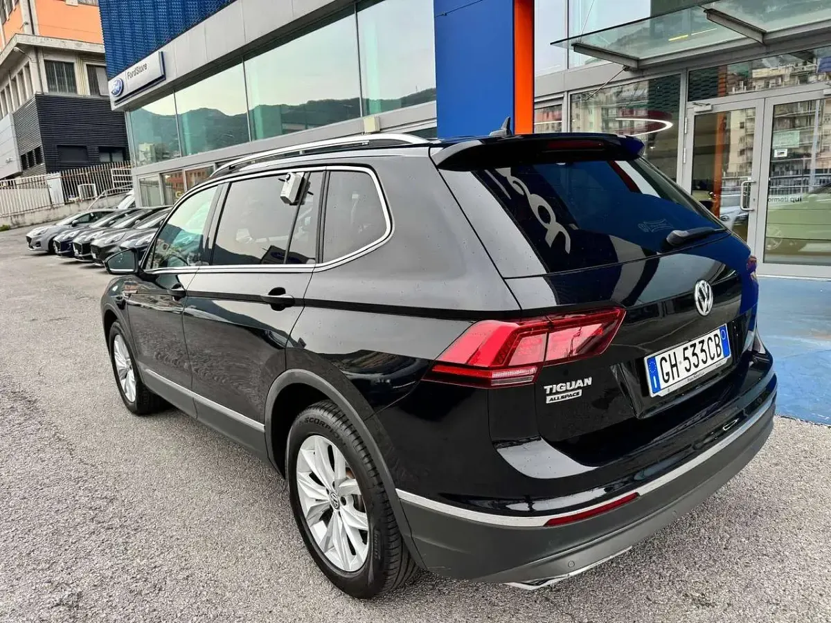 Usata VW Tiguan Allspace 150 CV (110 kW) 2021 Nero SUV