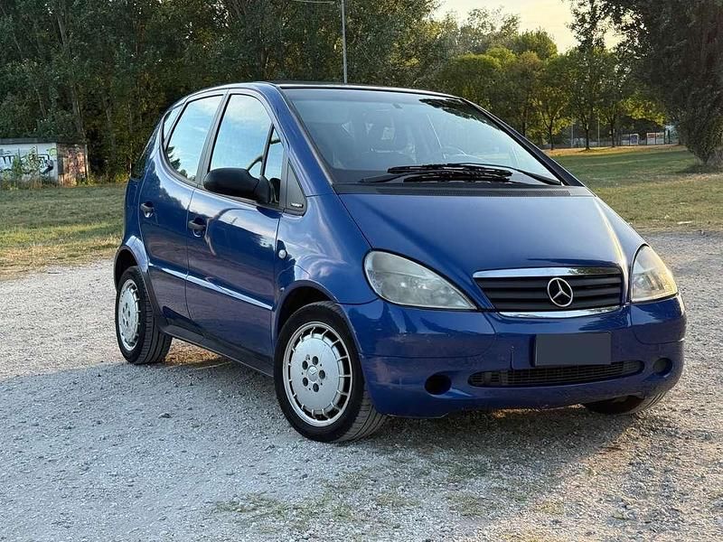 Usata Mercedes 170 122 CV (89 kW) 2001 Blu/azzurro Monovolume
