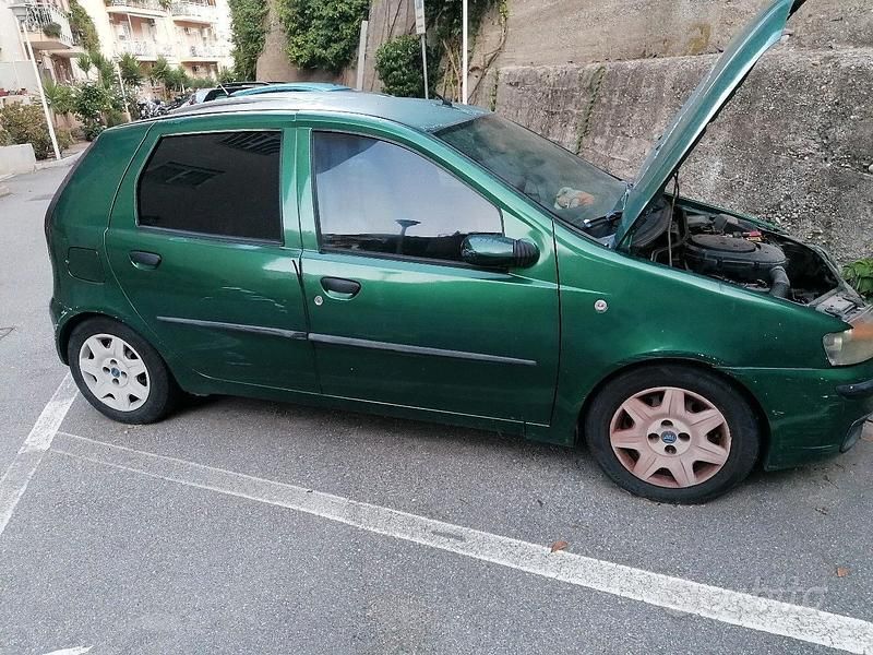 Usata Fiat Punto 80 CV (58 kW) 2000 Utilitaria