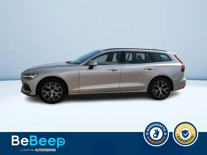 Usata Volvo V60 Core 163 CV (119 kW) 2022 Grigio metallizzato Station wagon