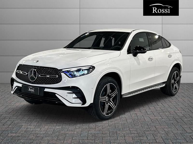 Nuova Mercedes GLC300e 197 CV (144 kW) 2026 Nero Coupé
