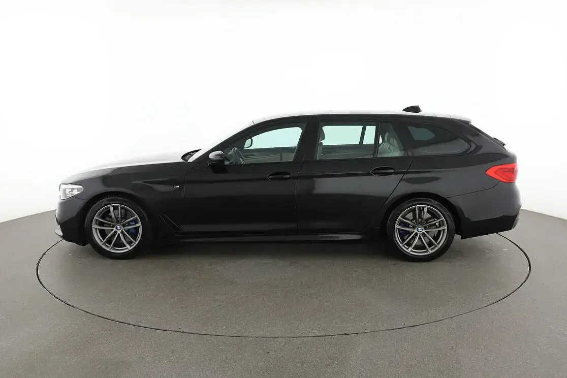 Usado BMW 530 M Sport 265 HP (194 kW) 2020 Preto Carrinha