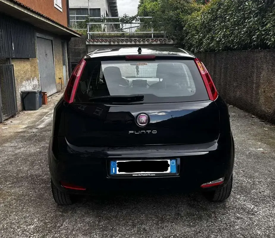 Usata Fiat Grande Punto Active 77 CV (56 kW) 2015 Blu Utilitaria