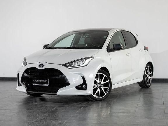 Usata Toyota Yaris Hybrid Lounge 115 CV (84 kW) 2021 Bianco Berlina