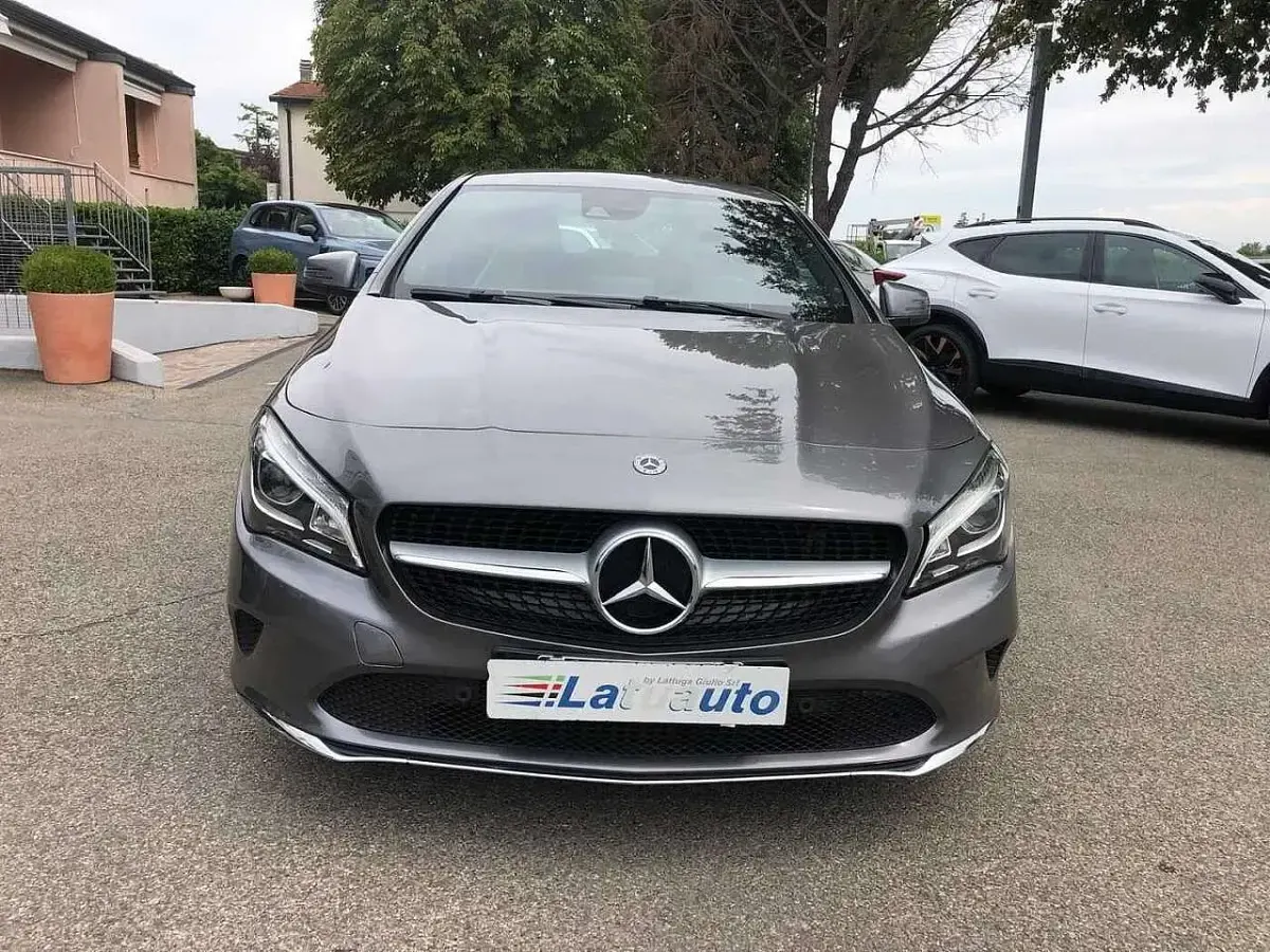 Usata Mercedes CLA180 Executive 109 CV (80 kW) 2018 Grigio Coupé